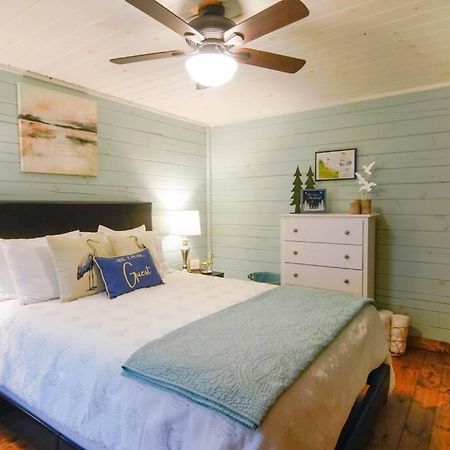 אשטבולה Charming Lakeview Cabin Near Geneva-On-The-Lake! מראה חיצוני תמונה