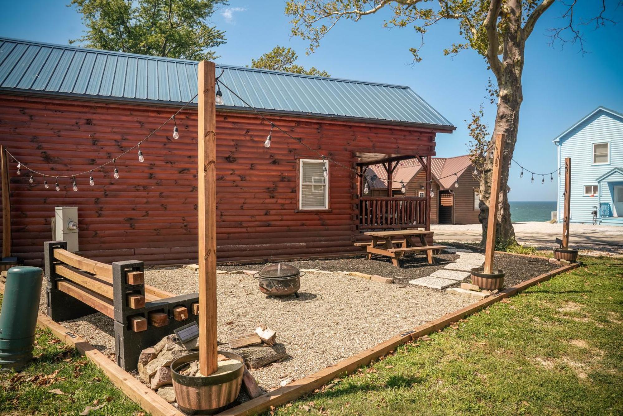 אשטבולה Charming Lakeview Cabin Near Geneva-On-The-Lake! מראה חיצוני תמונה