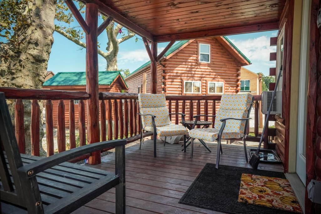 אשטבולה Charming Lakeview Cabin Near Geneva-On-The-Lake! מראה חיצוני תמונה