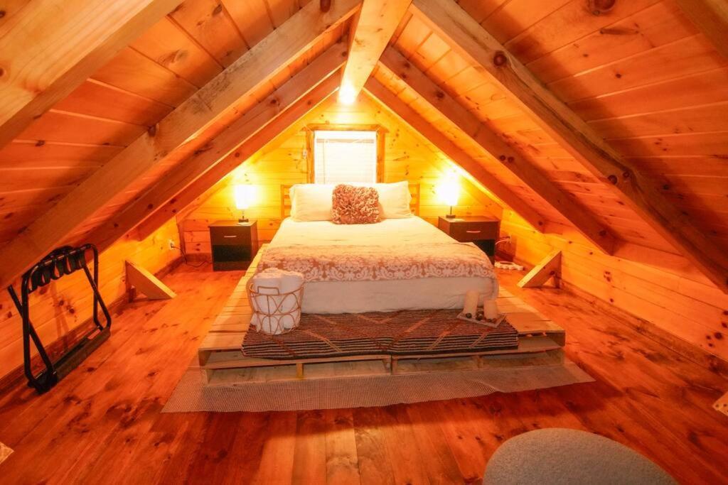 אשטבולה Charming Lakeview Cabin Near Geneva-On-The-Lake! מראה חיצוני תמונה