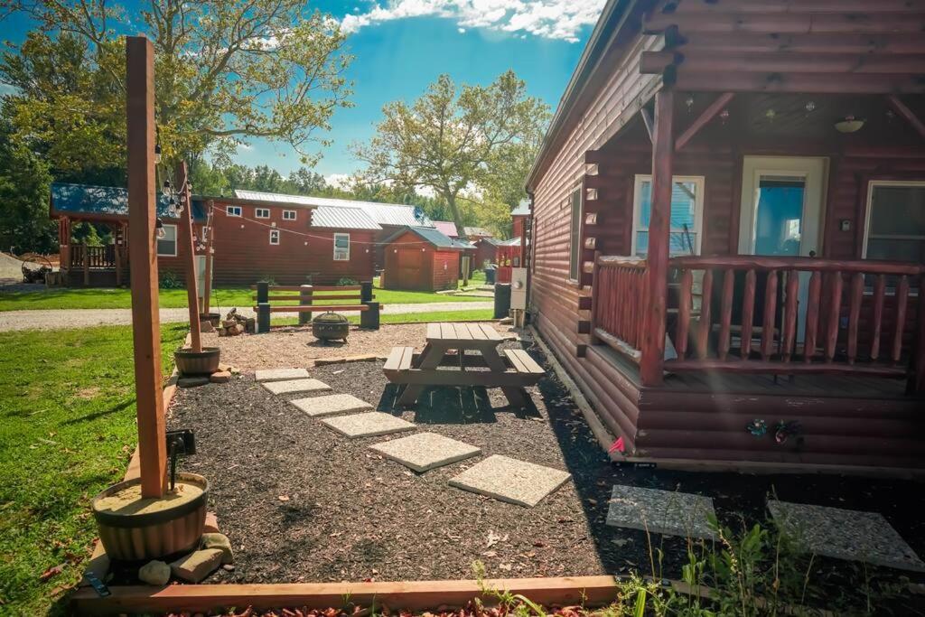 אשטבולה Charming Lakeview Cabin Near Geneva-On-The-Lake! מראה חיצוני תמונה