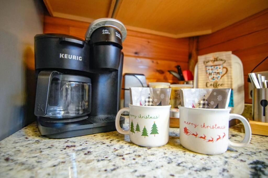 אשטבולה Charming Lakeview Cabin Near Geneva-On-The-Lake! מראה חיצוני תמונה