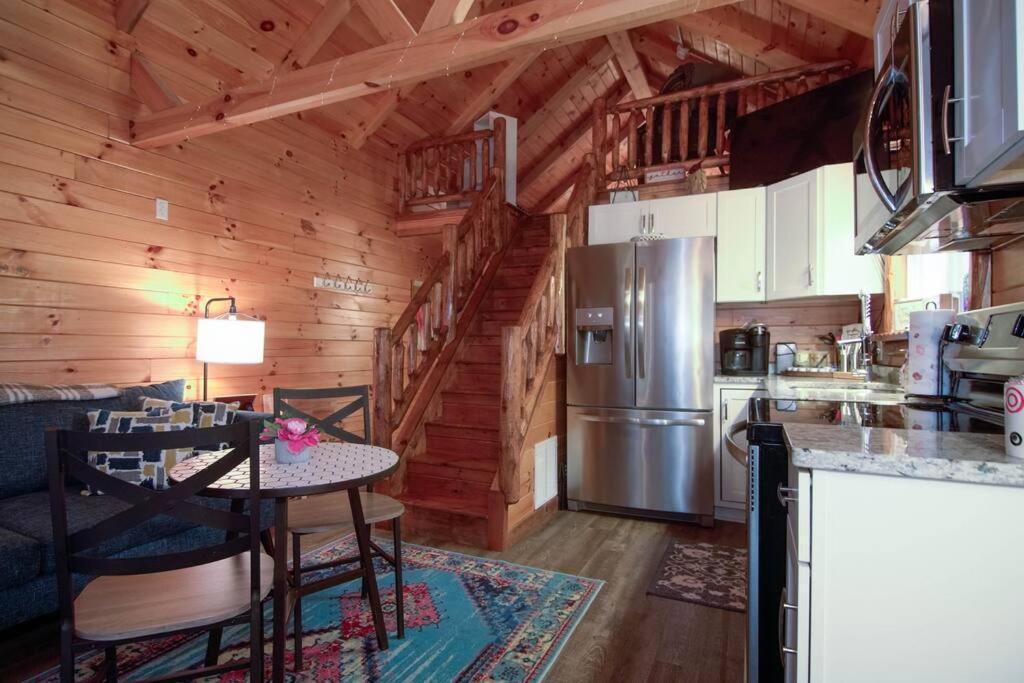 אשטבולה Charming Lakeview Cabin Near Geneva-On-The-Lake! מראה חיצוני תמונה