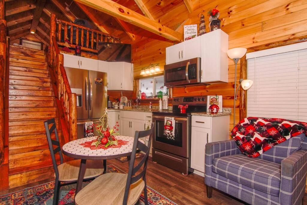 אשטבולה Charming Lakeview Cabin Near Geneva-On-The-Lake! מראה חיצוני תמונה