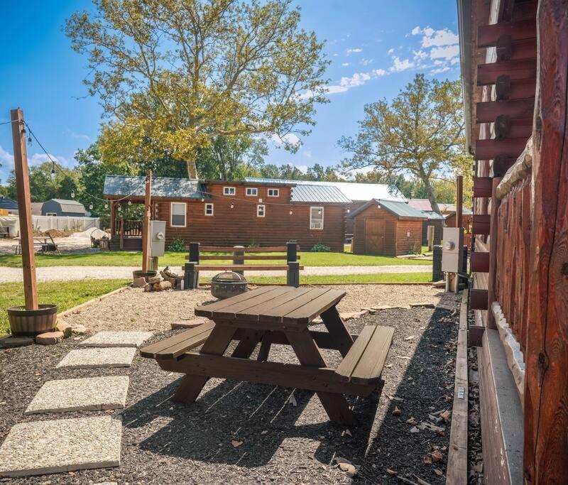 אשטבולה Charming Lakeview Cabin Near Geneva-On-The-Lake! מראה חיצוני תמונה